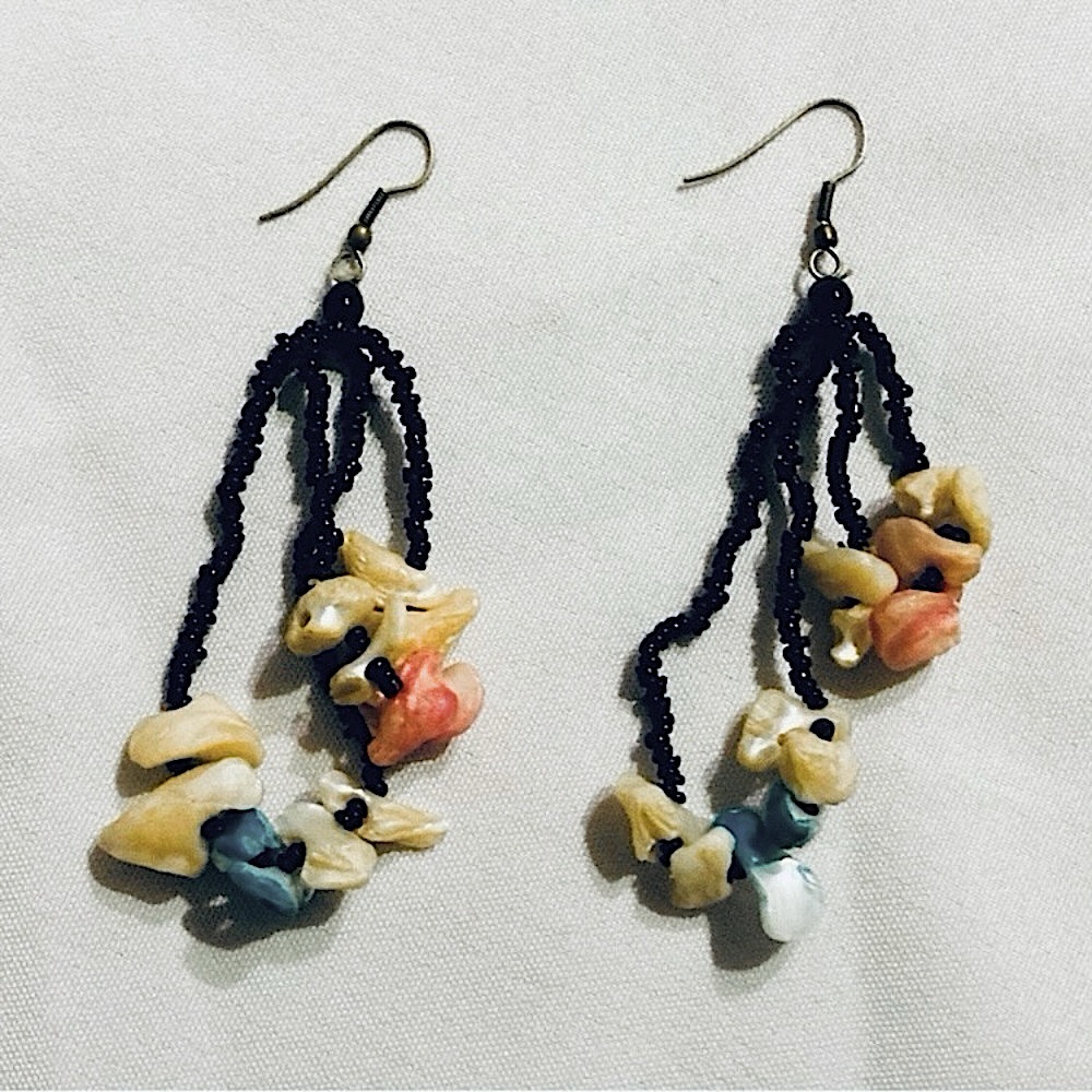 ⭐️ Vintage Black Beaded Rainbow Rock Dangle Earrings
